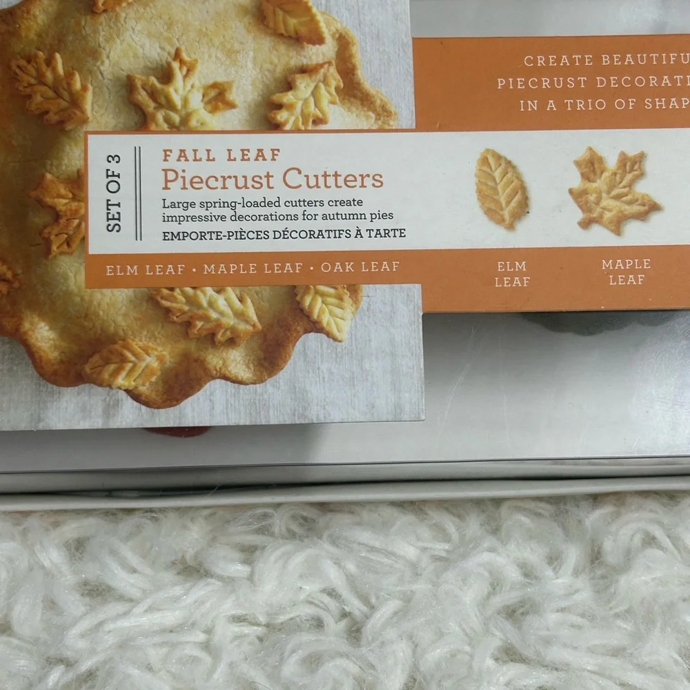 Williams Sonoma Autumn Leaf Piecrust Cutters